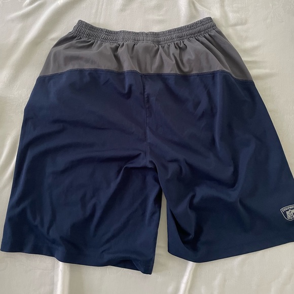 Patriots Men’s shorts Medium - Picture 2 of 2